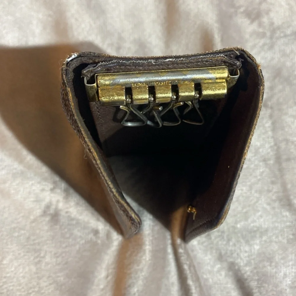 Louis Vuitton Damier Ebene key pouch